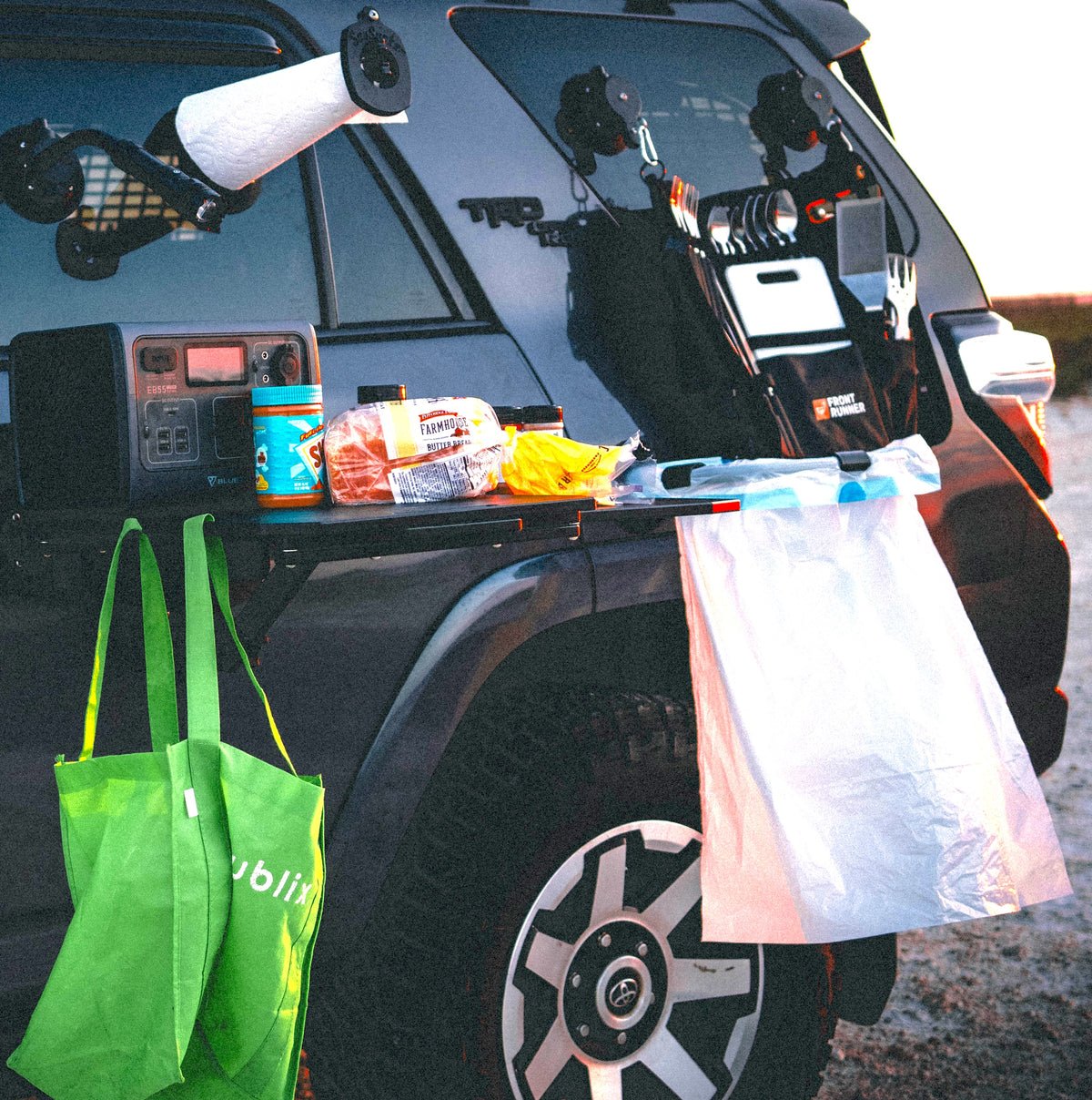 Kitchen Station 2.0 - On Jeep